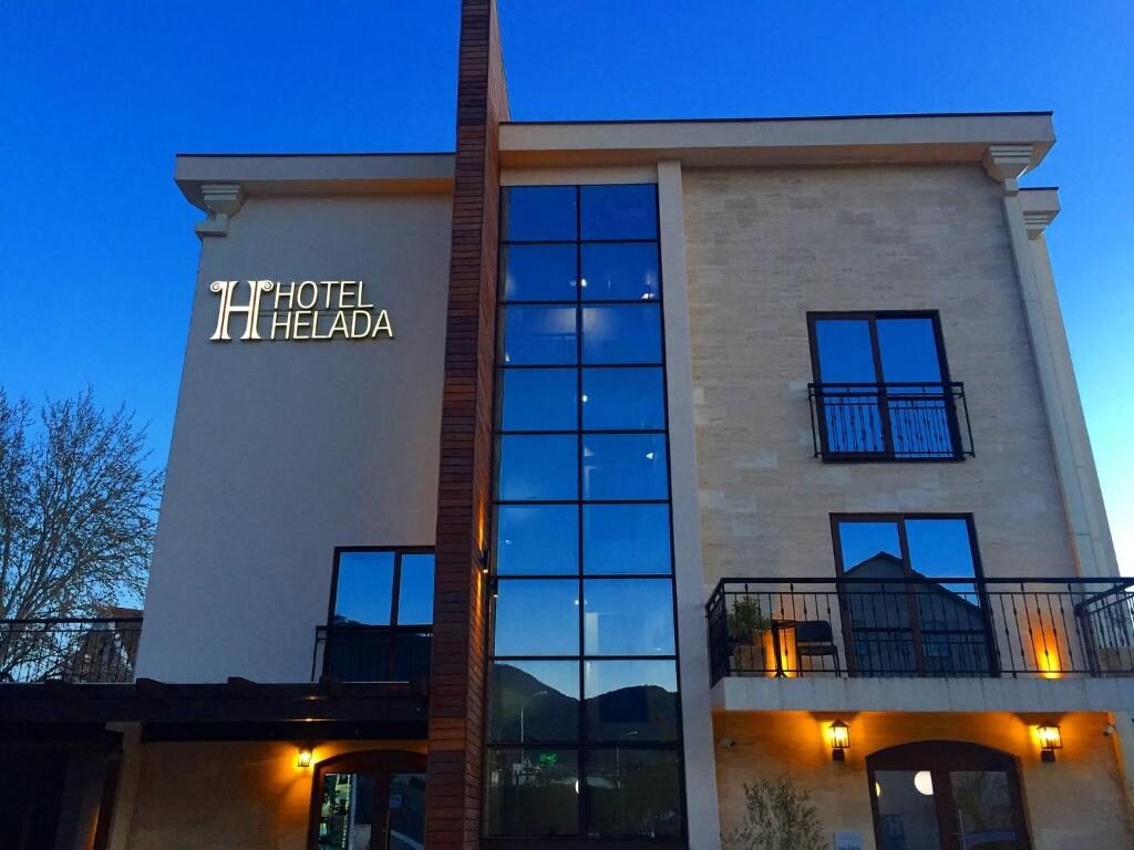Hotel Helada facade at dusk