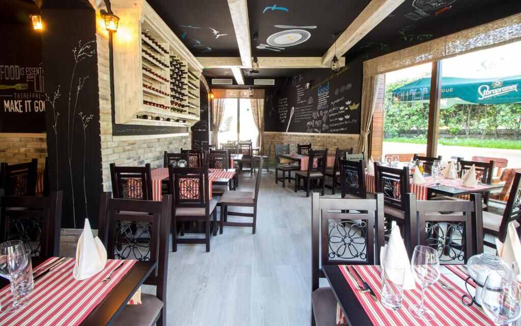 Dining room of the Hotel Helada restaurant